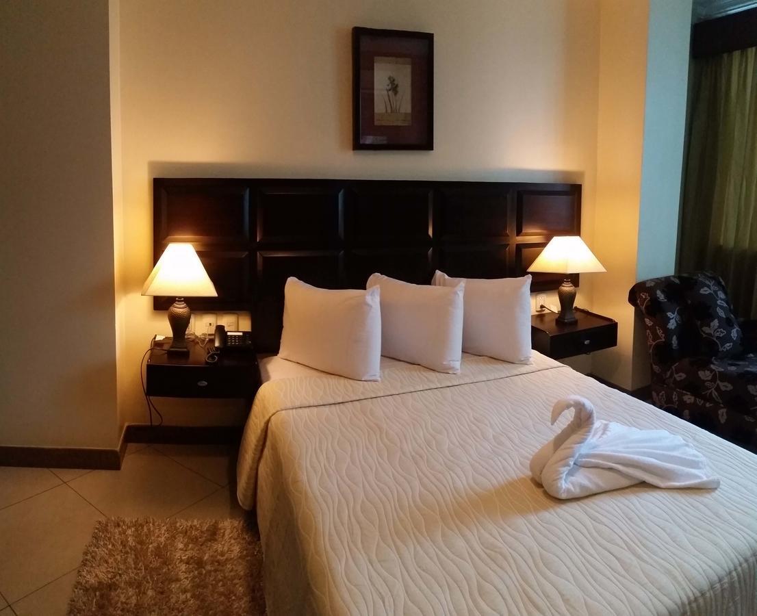 Atlantic Blue Hotel Гуаякуил Екстериор снимка