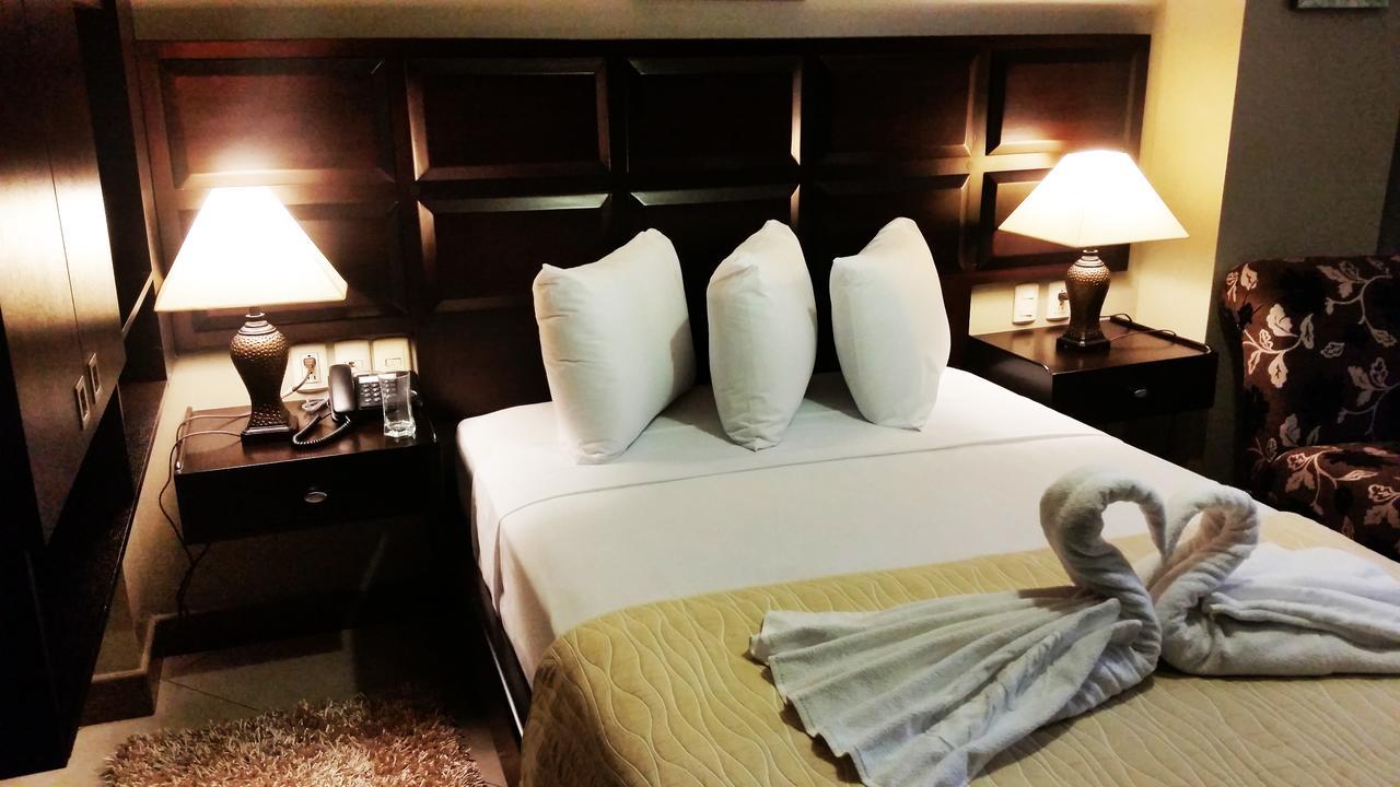 Atlantic Blue Hotel Гуаякуил Екстериор снимка