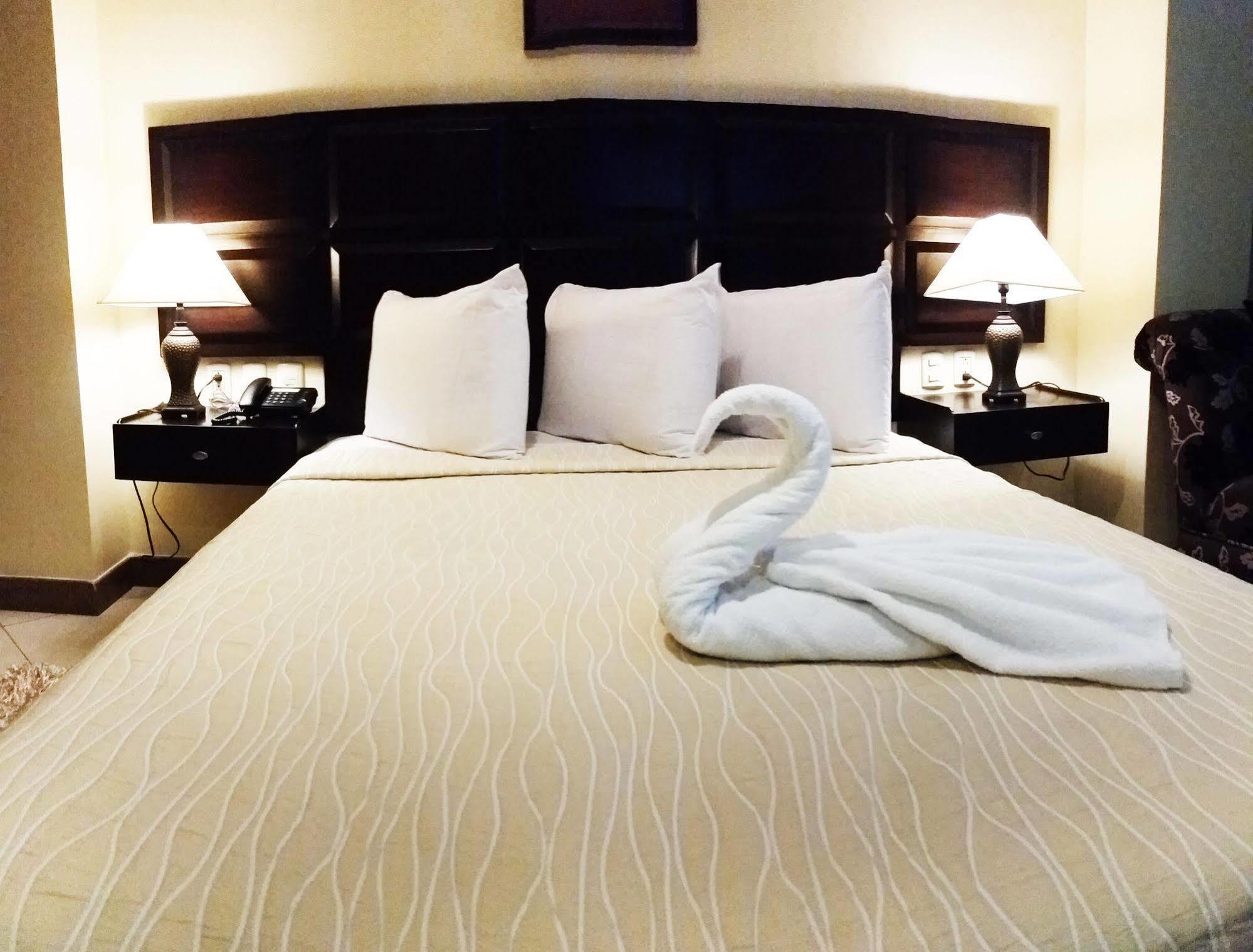 Atlantic Blue Hotel Гуаякуил Екстериор снимка